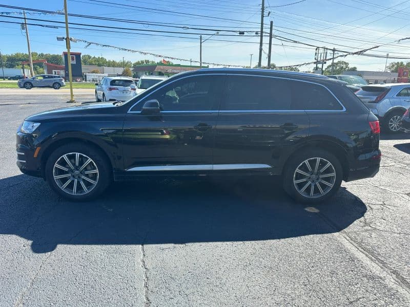 Photo 4 of 2017 Audi Q7 3.0T Prestige Sport Utility 4D