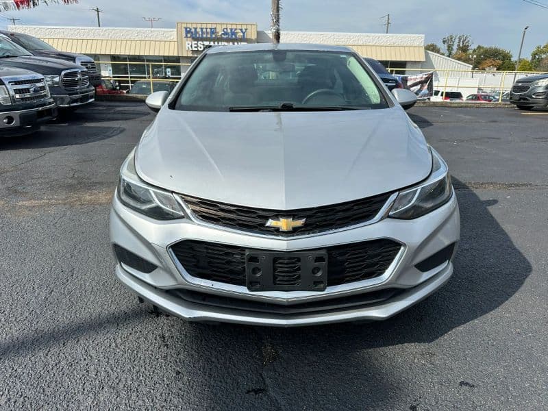 Photo 2 of 2017 Chevrolet Cruze LT Sedan 4D