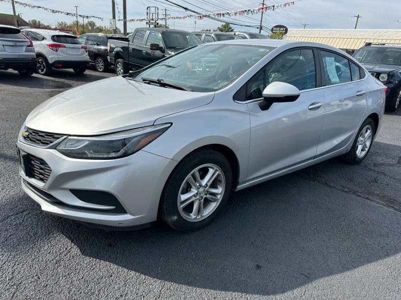 Photo 3 of 2017 Chevrolet Cruze LT Sedan 4D