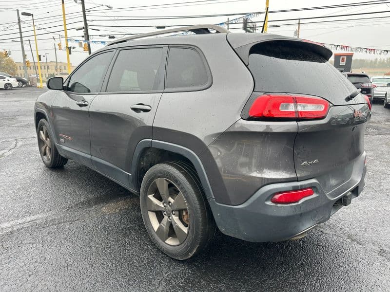 Photo 4 of 2017 Jeep Cherokee Latitude