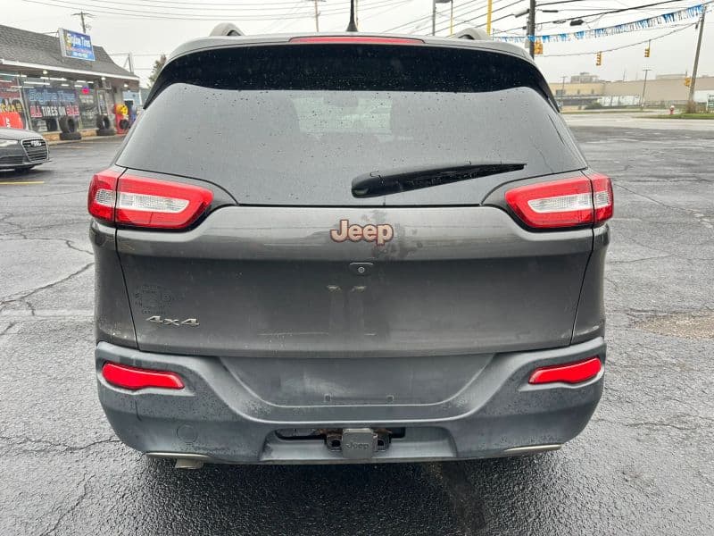 Photo 5 of 2017 Jeep Cherokee Latitude